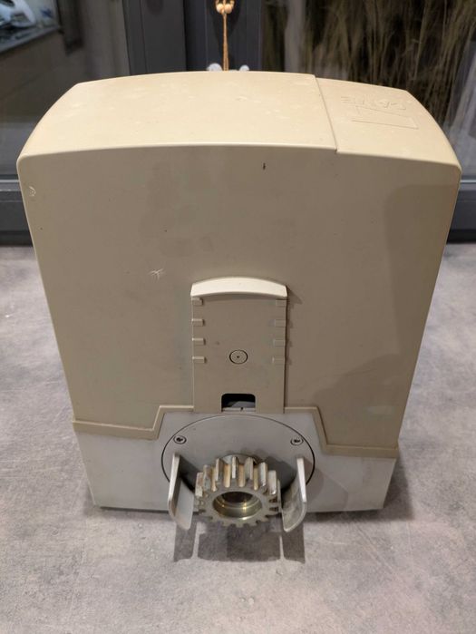 Obudowa napędu bramy przesuwnej zębatka podstawa CAME BXV800