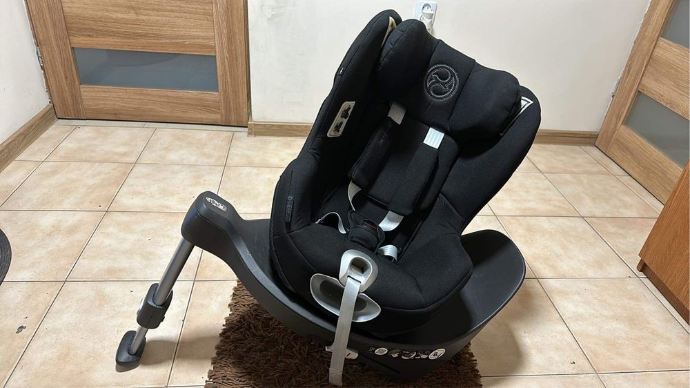Fotelik czarny cybex z baza