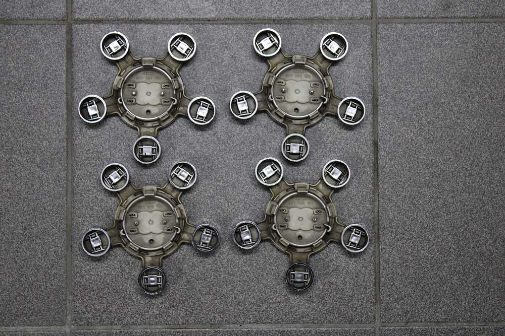 Dekielki Audi A4 A6 A5 Q5  Oryginalne Audi!!!