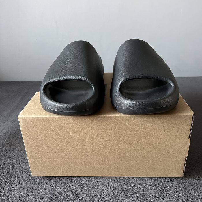 Yeezy Slide Onyx - rozmiar 44,5 i rownież 42-46