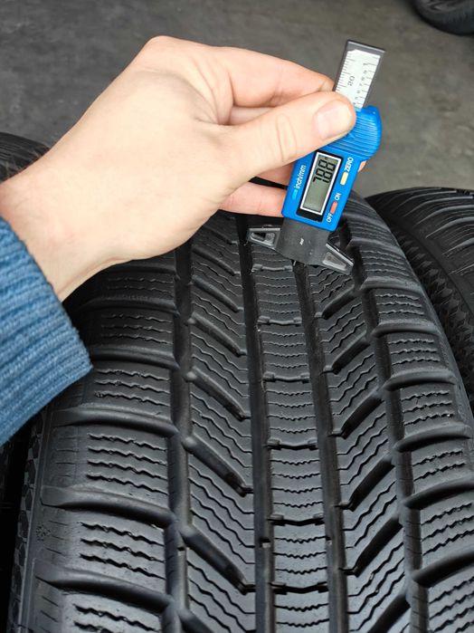 Continental WinterContacr TS870P R18 225/55 зимові шини комплект є 4шт