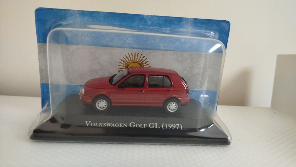 Miniatura Volkswagen Golf III 1/43 Nova
