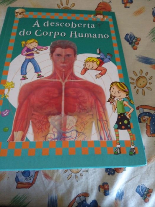 "À descoberta do corpo humano" - livro