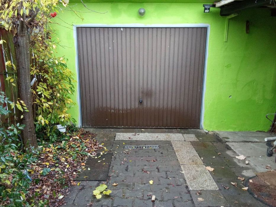 Sprzedam garaż na Ostroroga