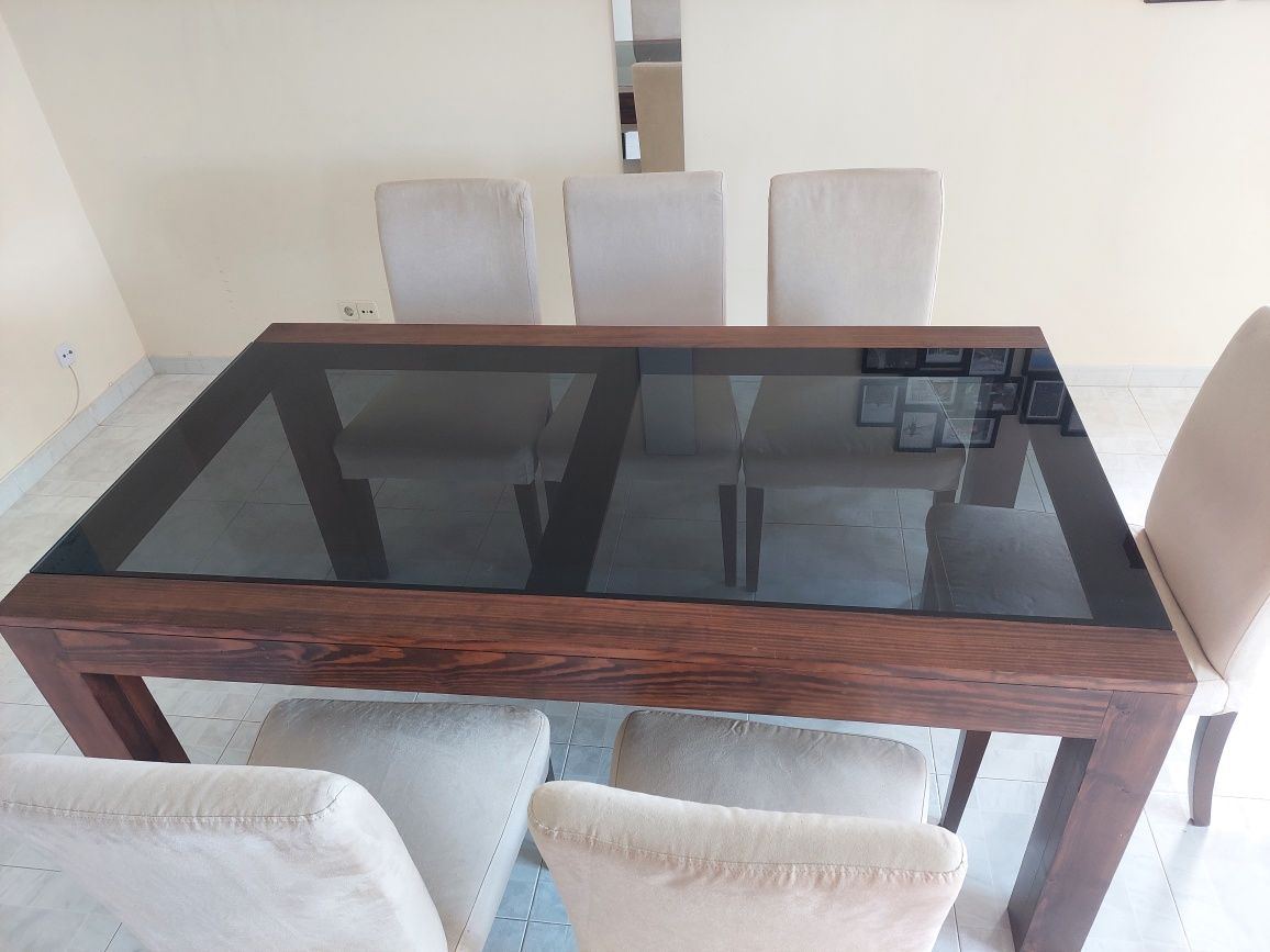 Mesa de jantar 180 cm × 100 cm (com possibilidade de transporte)