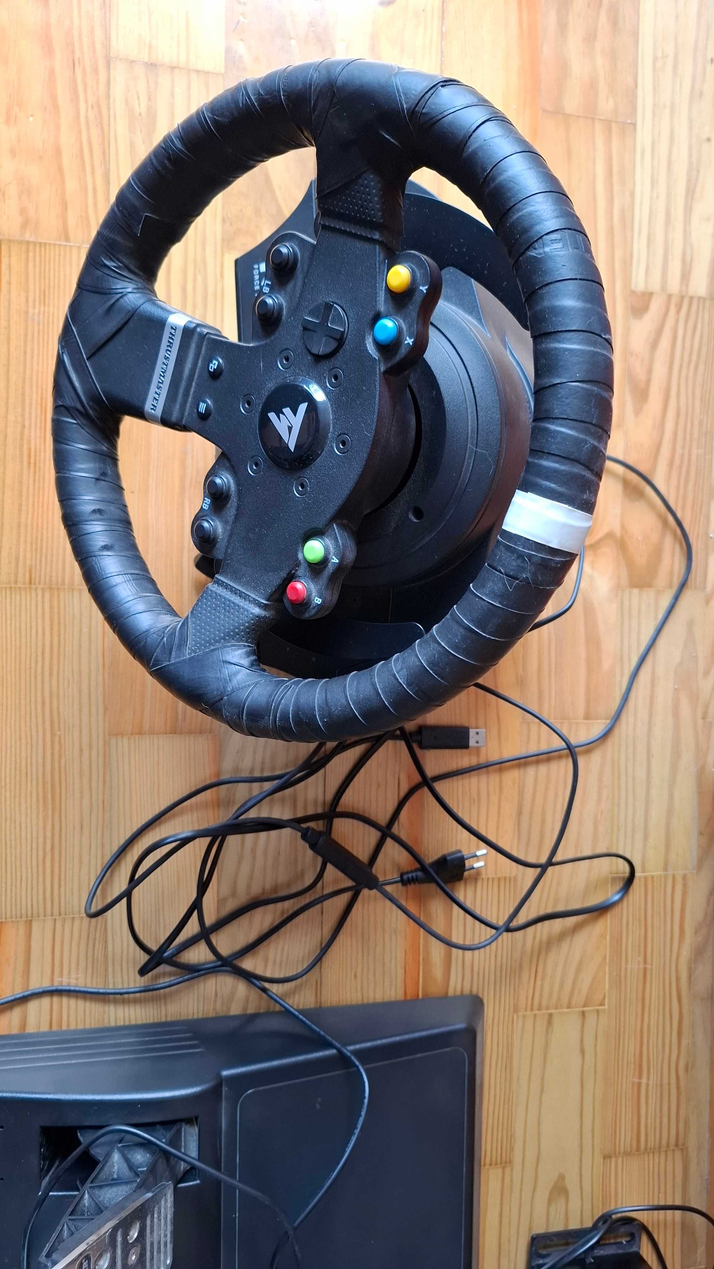 Volante Thrustmaster TMX PRO - com Pedais T3PA