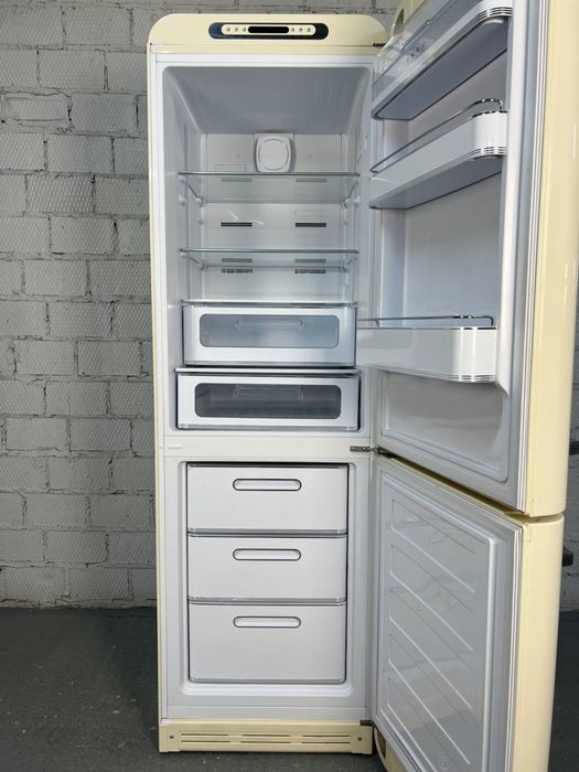 Холодильник Smeg FAB32RCR5
