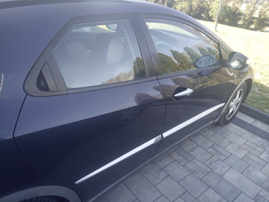 honda Civic 1.8 benz .140km. 164000km.  2008 rok