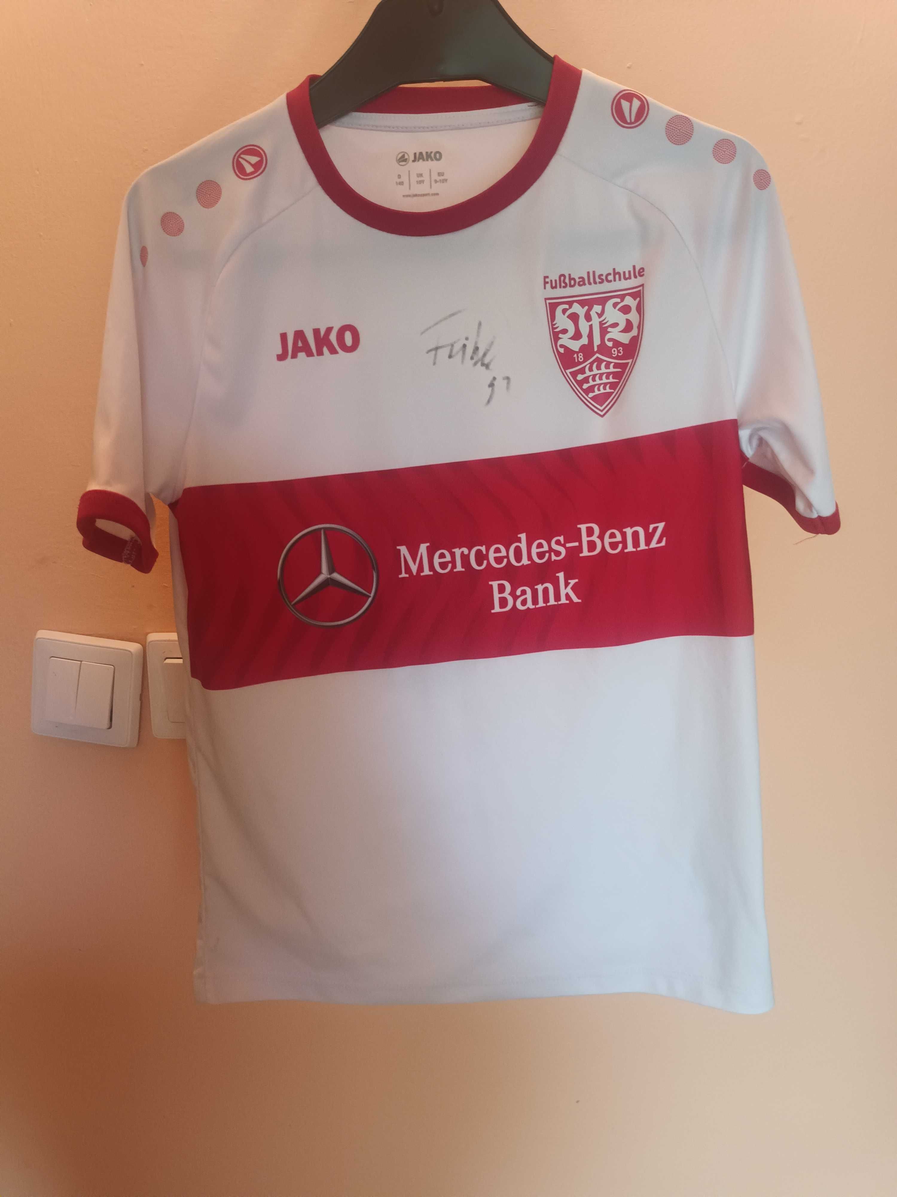 Koszulka VFB Stuttgart z autografem C. Fuhrich