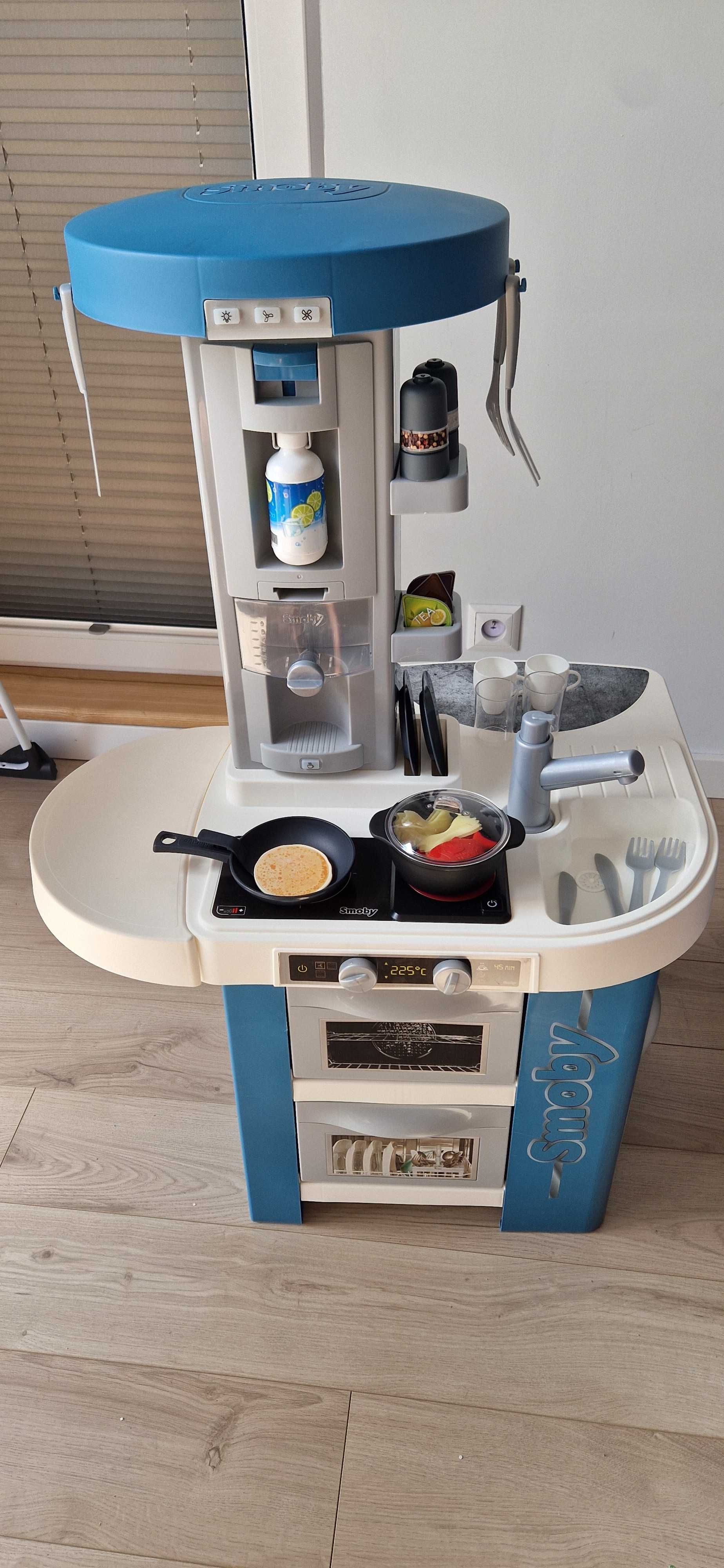 Kuchnia Smoby z dźwiękiem i światłem Tech Edition
