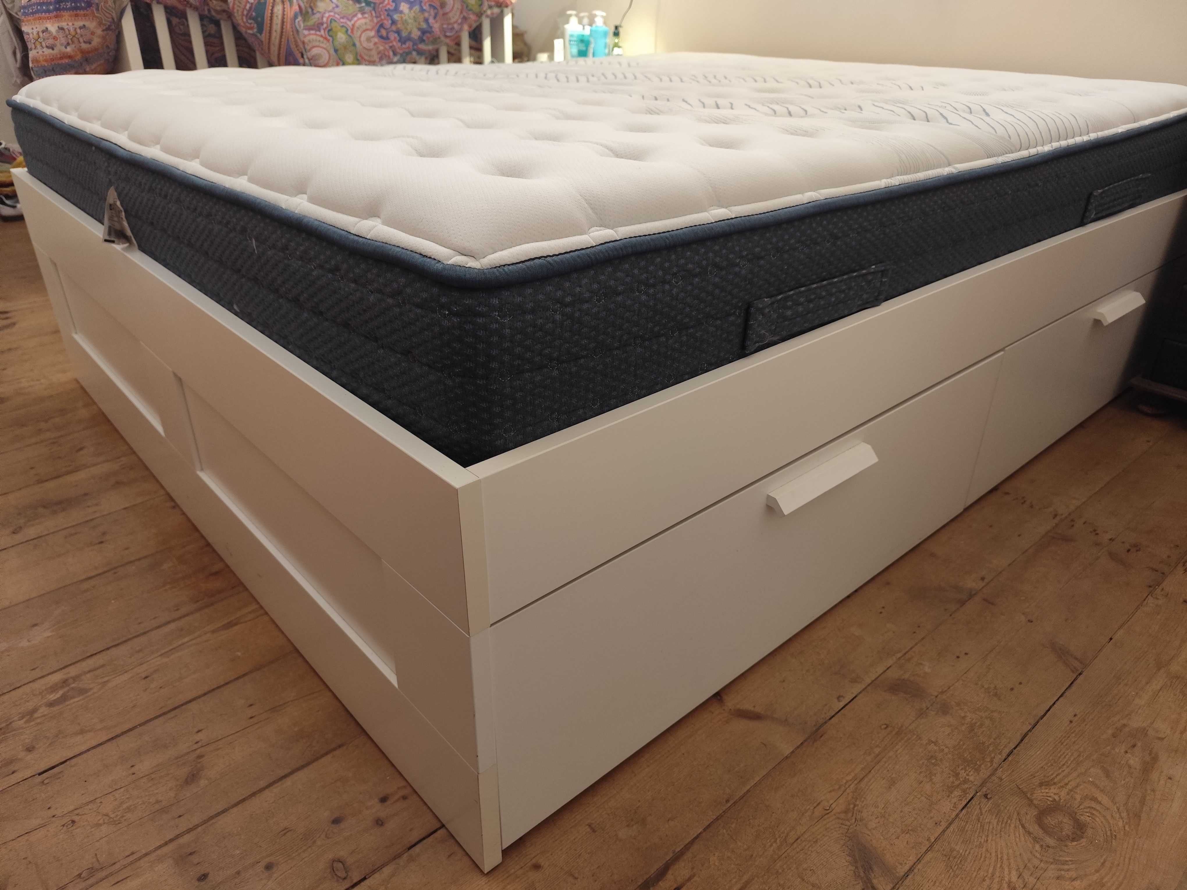 Cama com gavetas ikea