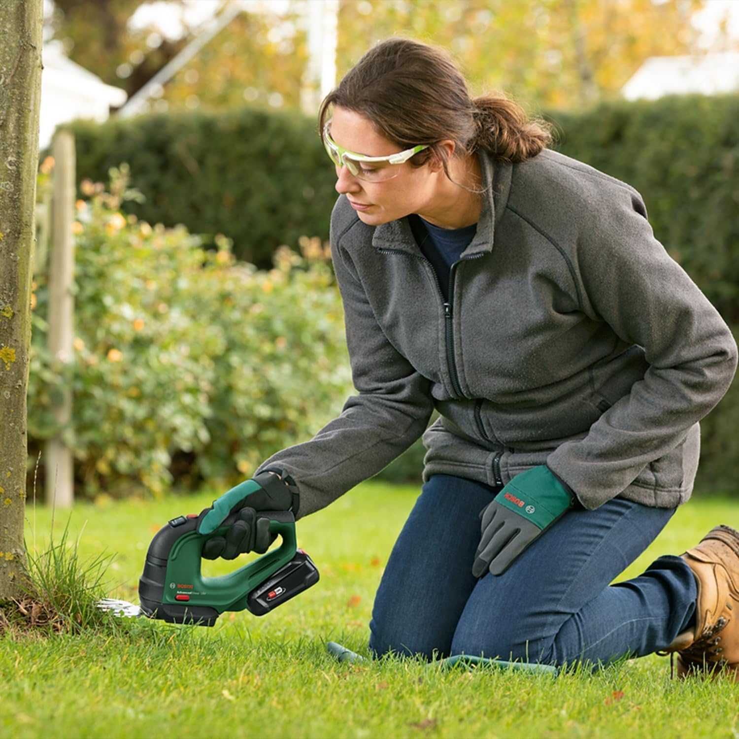 Nożyce akumulatorowe do trawy i żywopłotu ADVANCEDSHEAR 18V-10 BOSCH