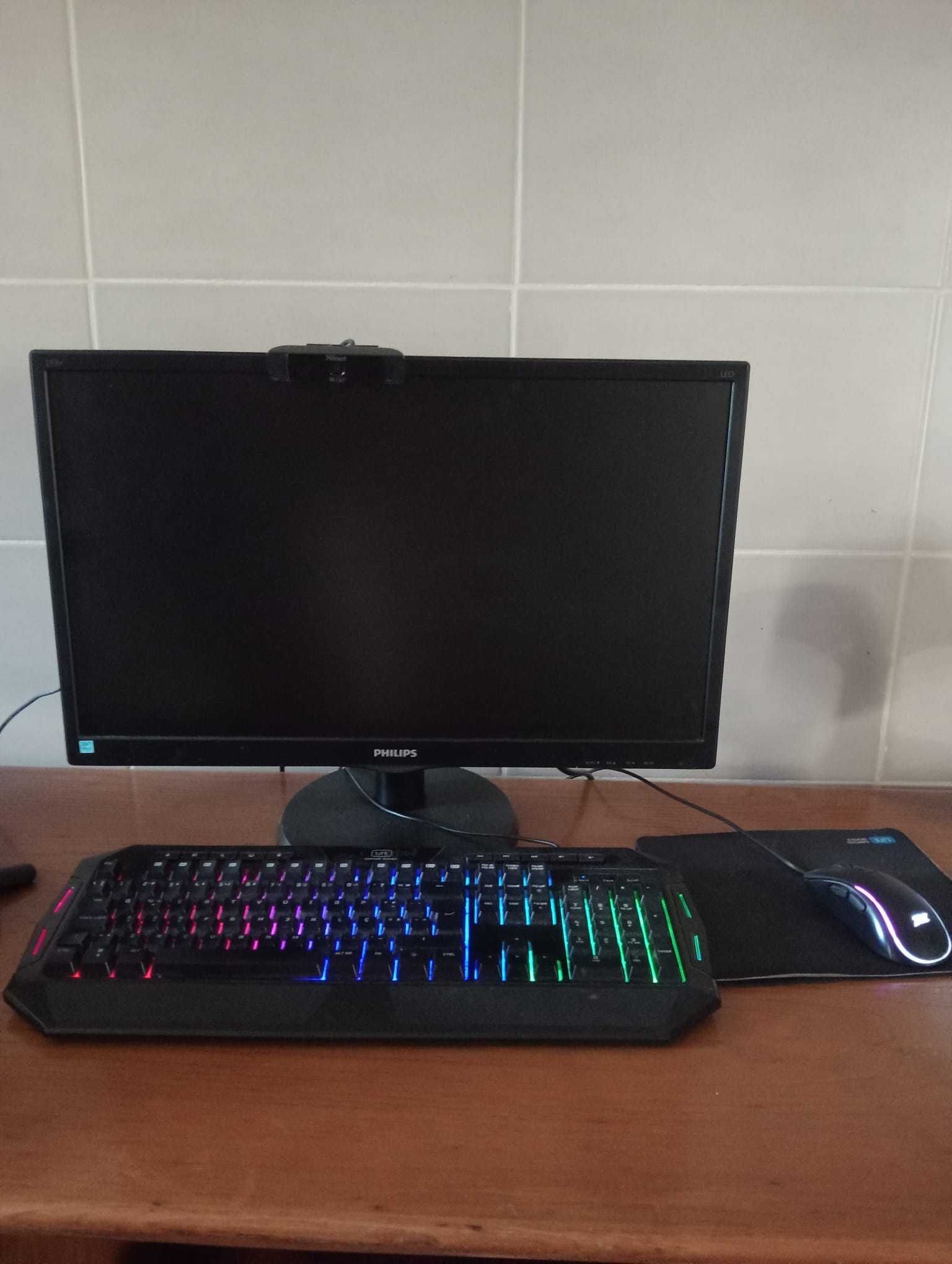 PC Gaming Completo Ryzen 7 + RX 6600 | Monitor + Teclado + Rato