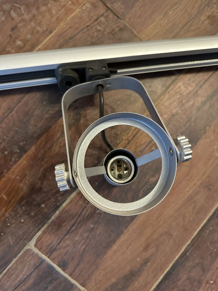 Lampy kierunkowa srebrna