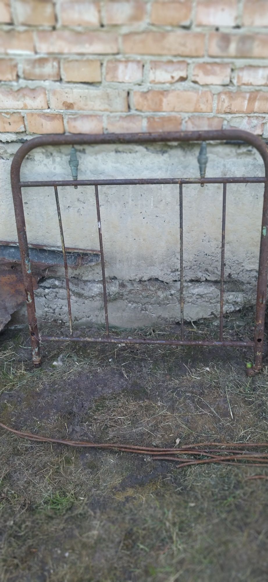 Стародавні металеві бильця до ліжка поч. ХХ ст. х декоративними вставк