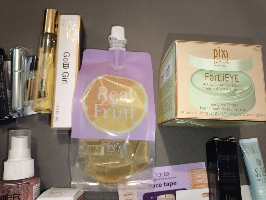 Kosmetyki Pixi płatki pod oczy perfumy clinique tarte Bell eveline