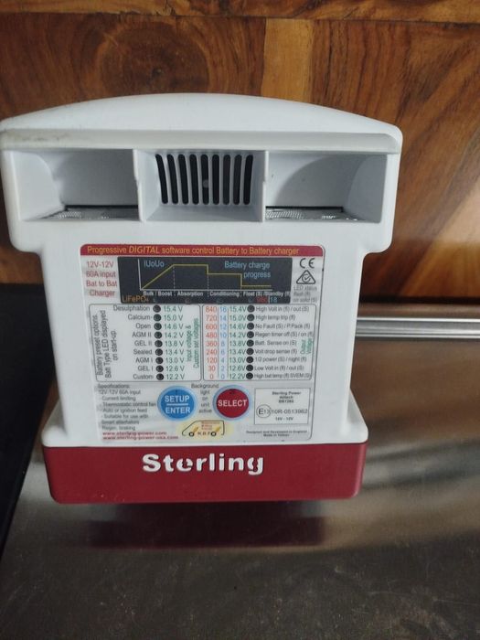 Ładowarka B2B np z paneli słonecznych Sterling Power BB1260