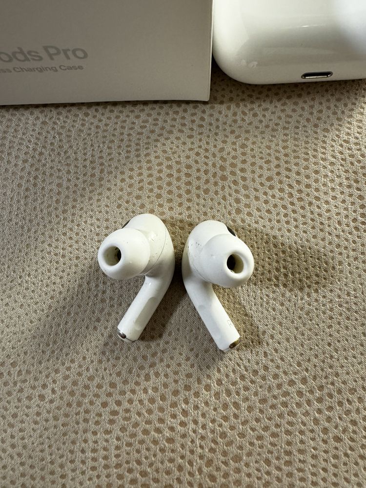 Навушники AirPods Pro б/у