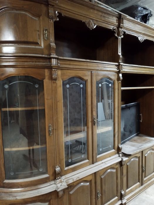 Móvel  de sala e aparador.