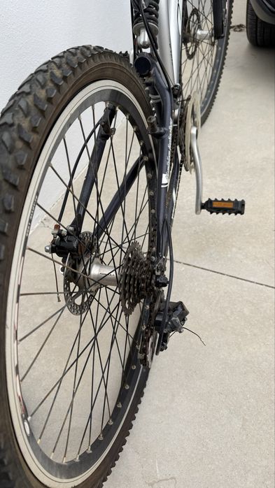 Bicicleta roda 26  com travoes disco