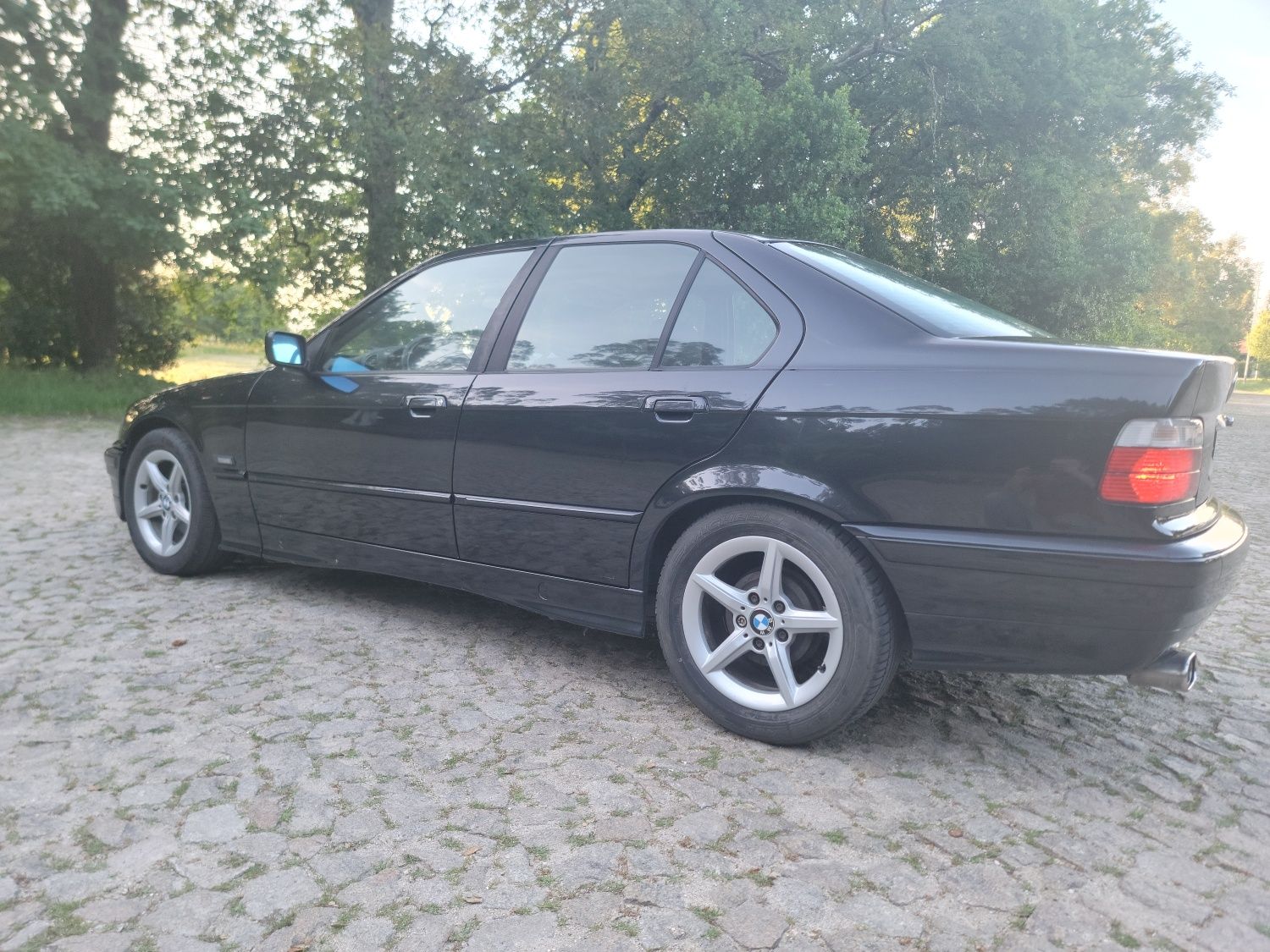 Bmw e36 318 tds com muitas peças extra (incluindo motor)