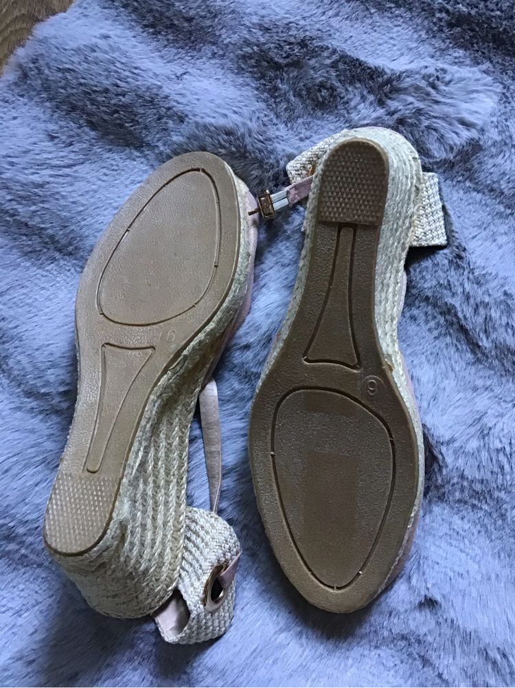 Espadryle na koturnie Dorothy Perkins