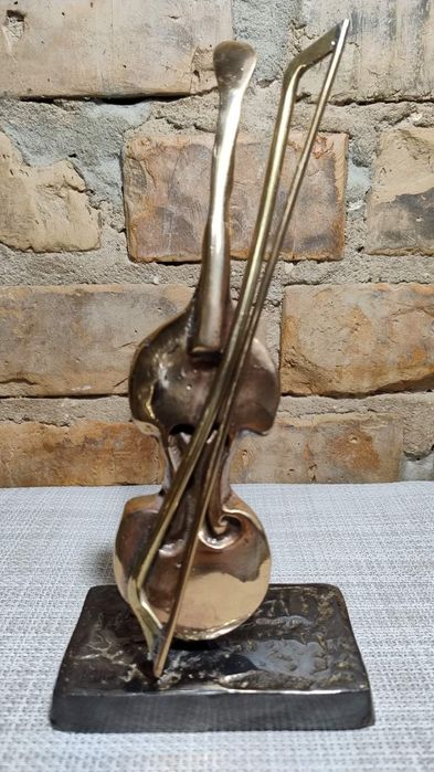 Бронзовая скульптура "Виолончель". Автор Ives Lohe