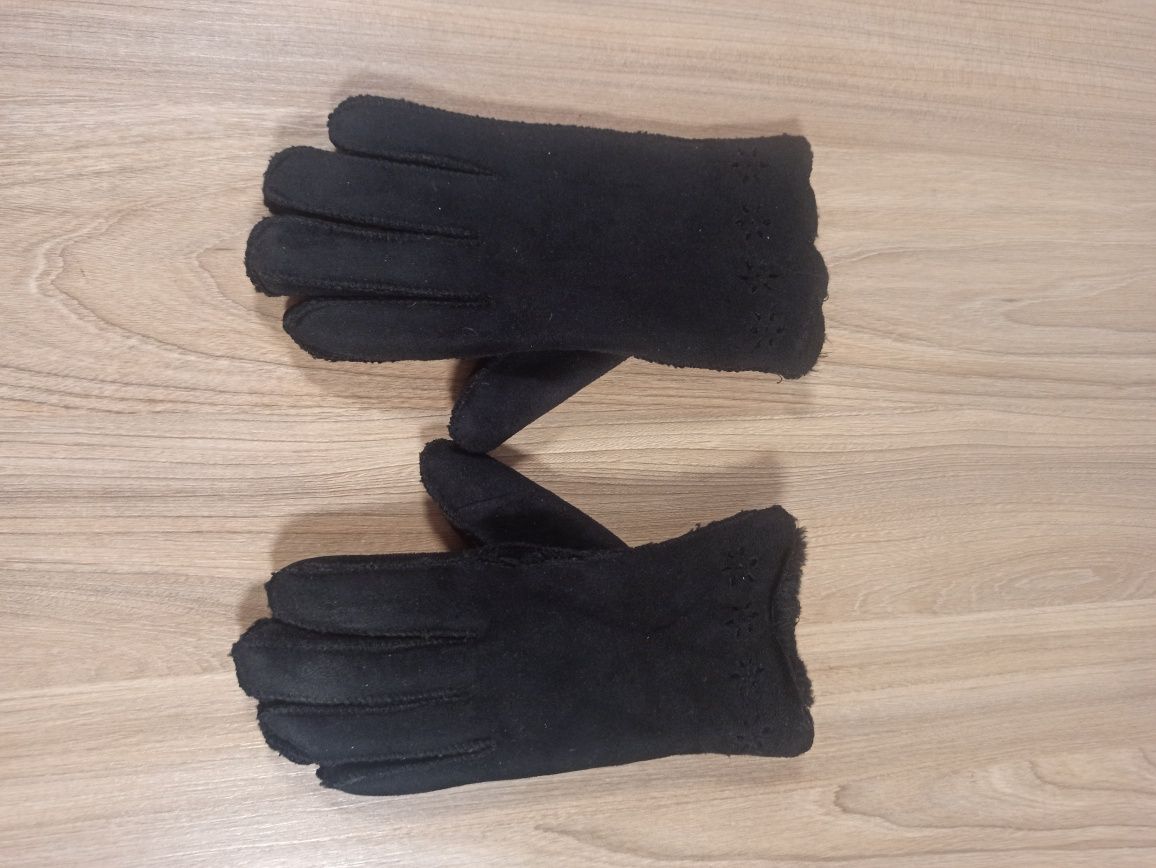 Ciepłe damskie rękawiczki zimowe z futerkiem KappAhl 
Posiadają mini d