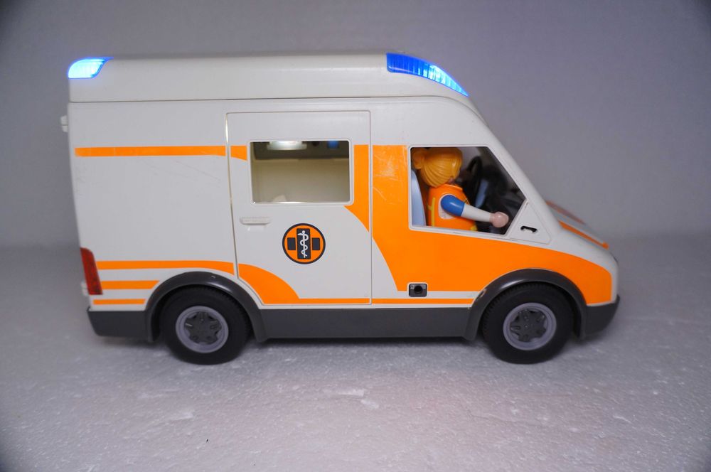 Playmobil 932 Pogotowie Karetka Ambulans NOWY model Światło i Dźwięki