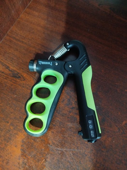 Кистьові еспандери з регулюванням