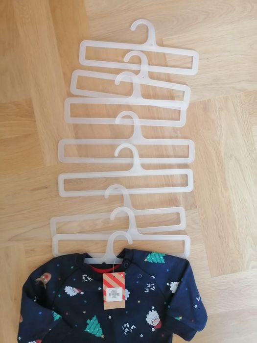 Zestaw wieszaków na dziecinne ubranka