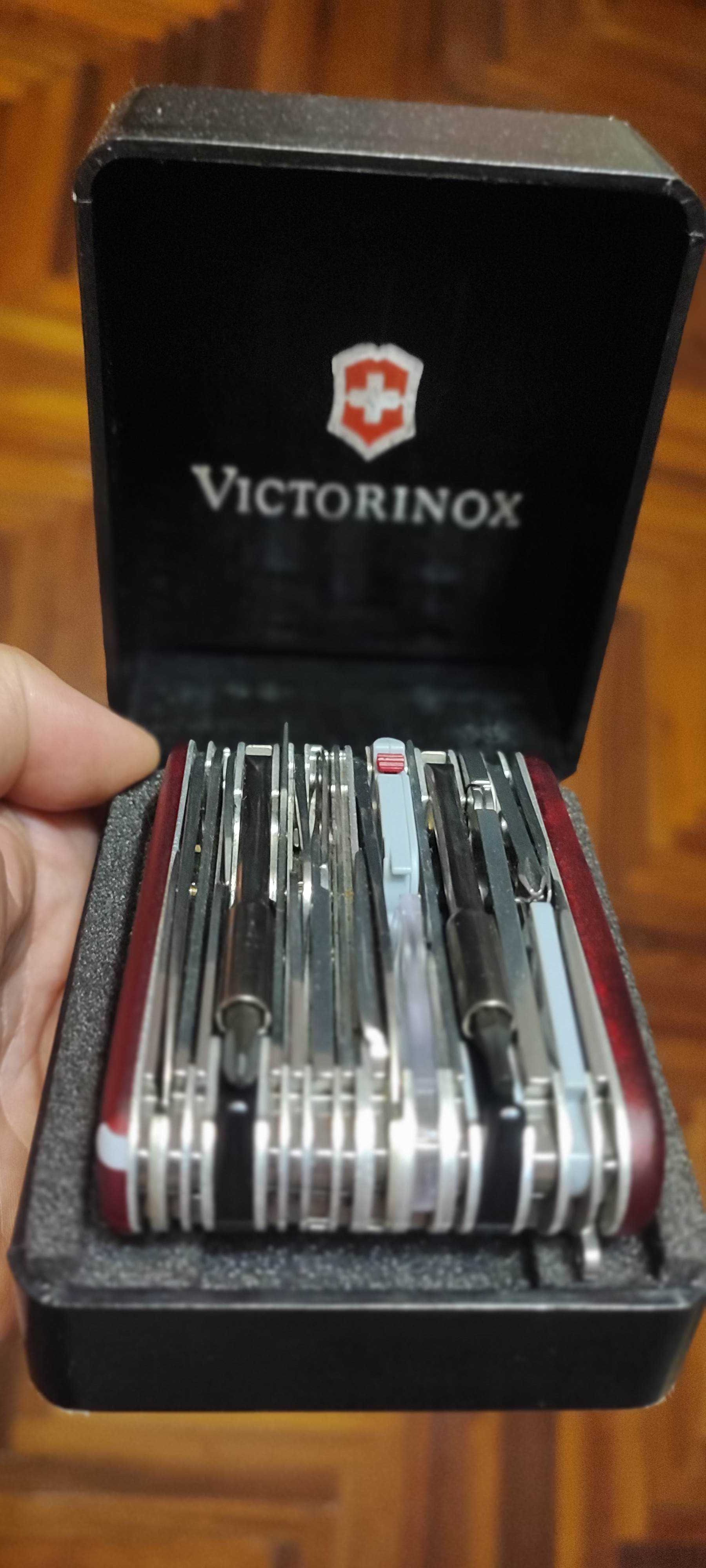 Victorinox Swiss Champ 1.6795 XAVT SWISSCHAMP XXL мультитул
