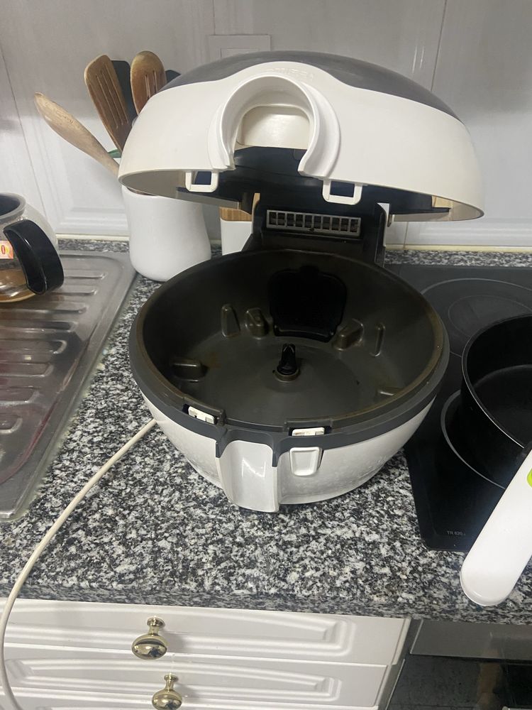 Actifry da Tefal com todos os acessorios