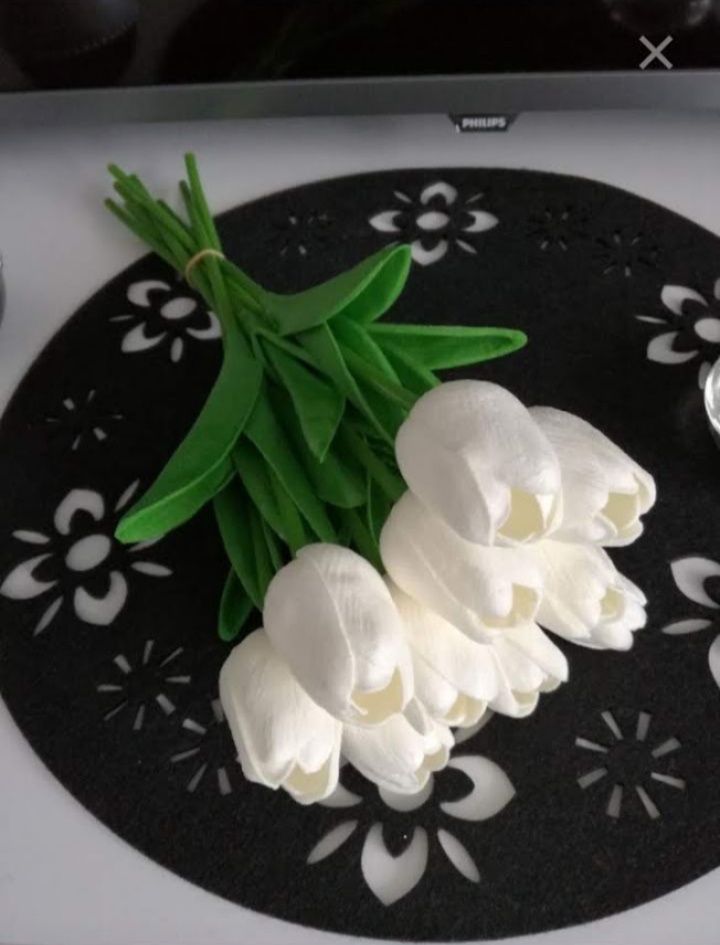 Białe tulipany silikonowe dwa bukiety