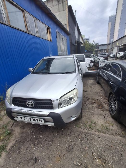 Кузовні елементи Toyota Raf 4