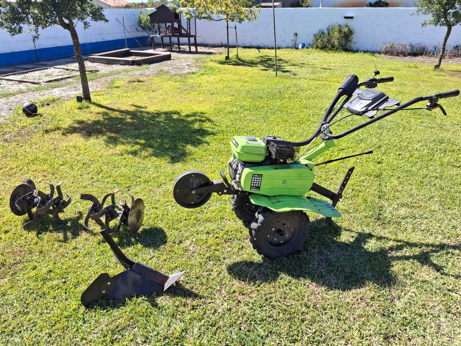 Motoenxada com pouco uso