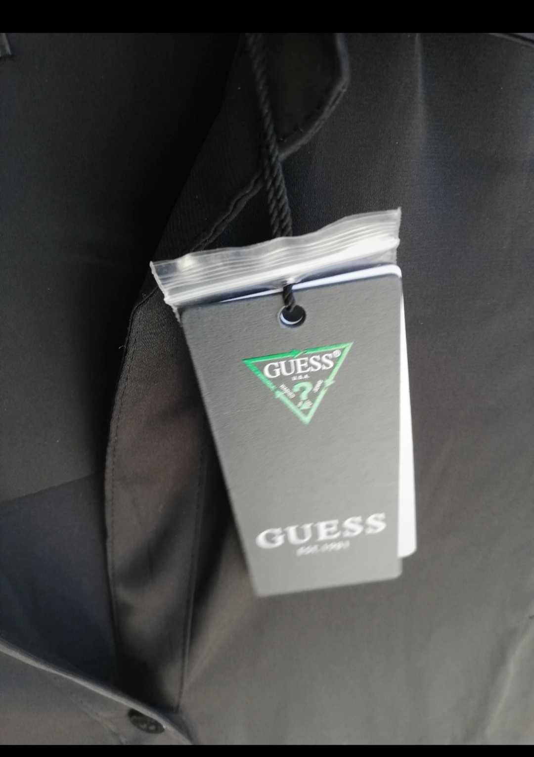 Sukienka satynowa Guess czarna rozmiar XS