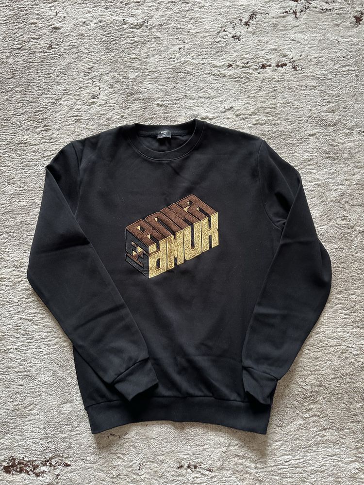 Продам світшот Fendi
