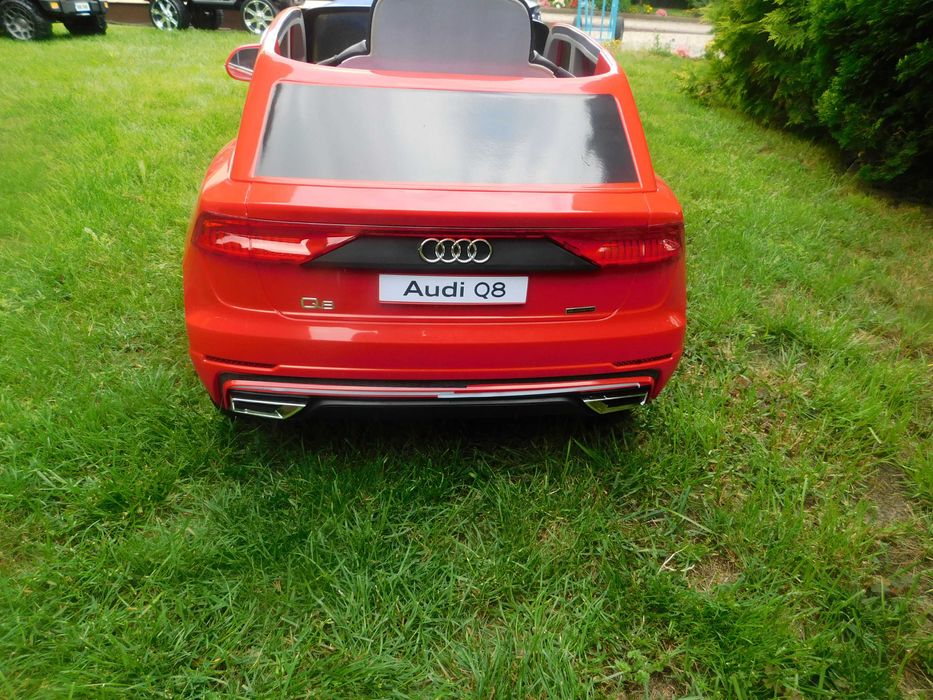 Samochód dla dzieci AUDI Q8 Auto na akumulator Pilot + USB + EVA