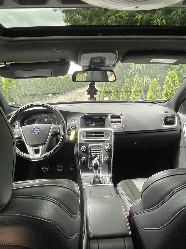 Volvo V60 R-Design  D2 2.0 2016 r.polecam !