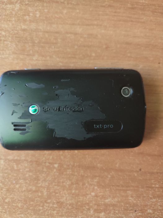 Телефон Sony Ericsson.
