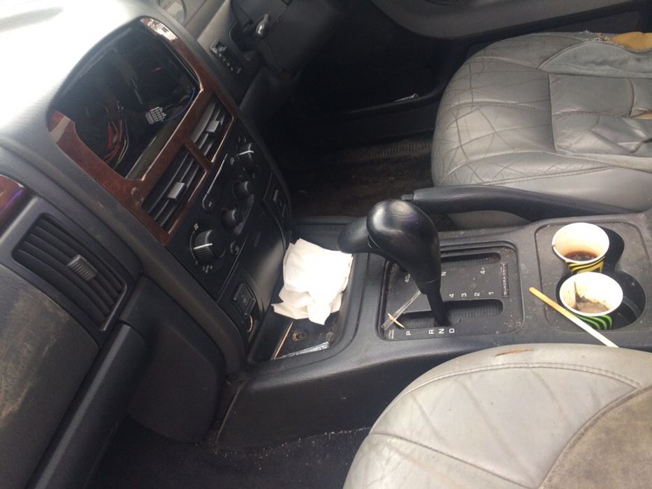 Jeep Grand Cherokee кузов по запчастинам 2.7cdi