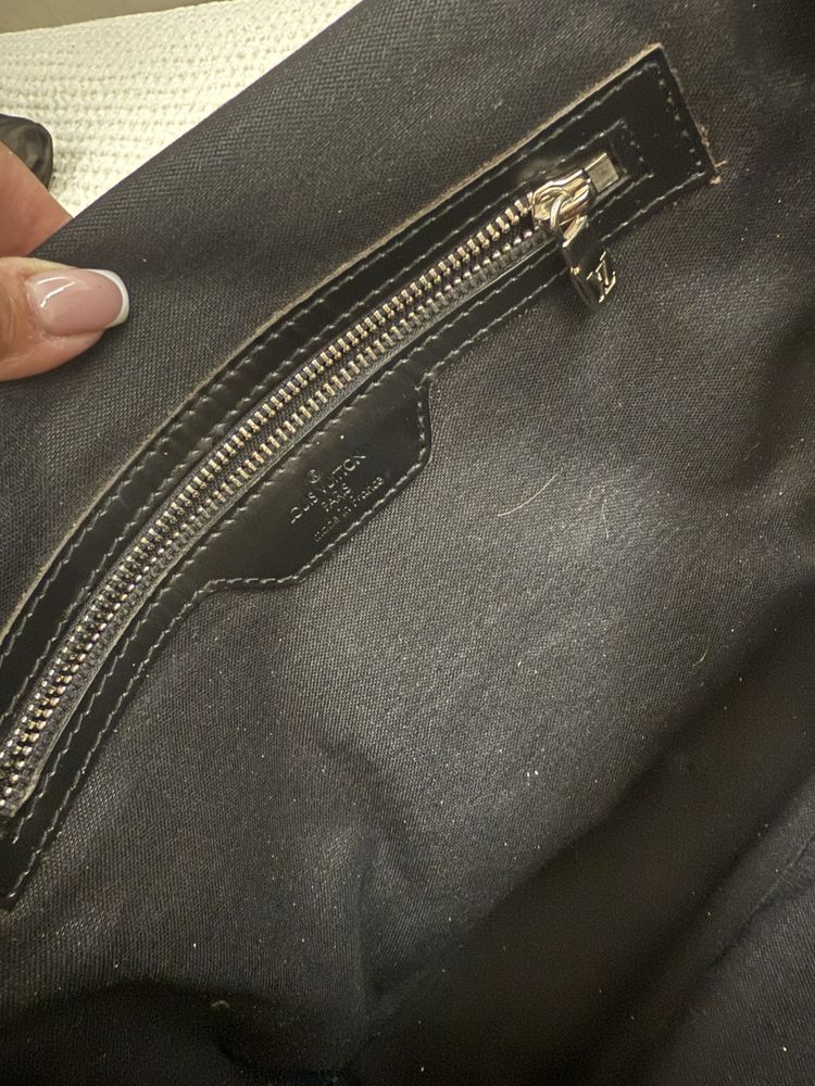 Louis Vuitton мужская сумка . Размер 30•40 см. Торг.