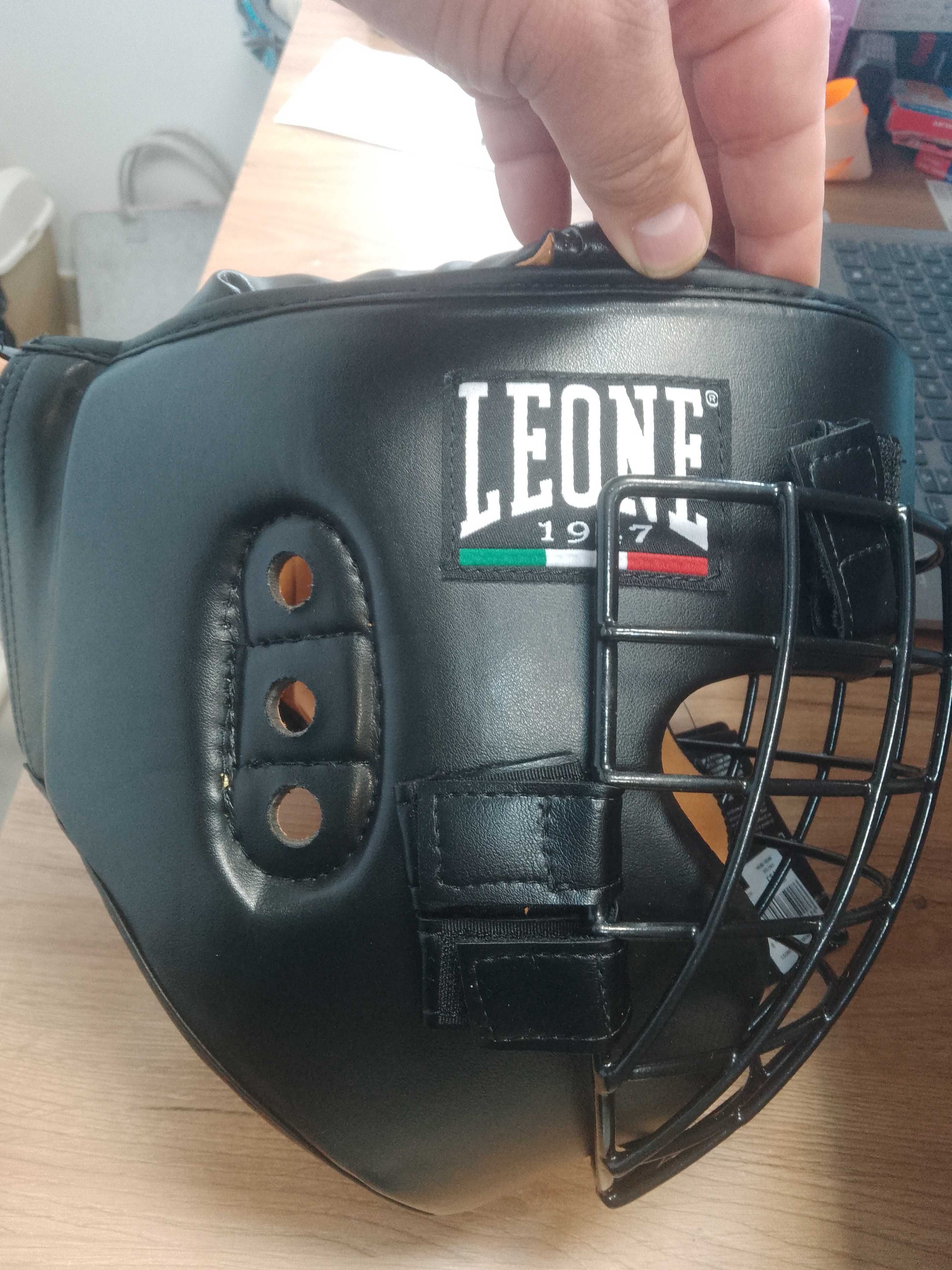 kask do sportów walki oraz boksu marki Leone1947 L