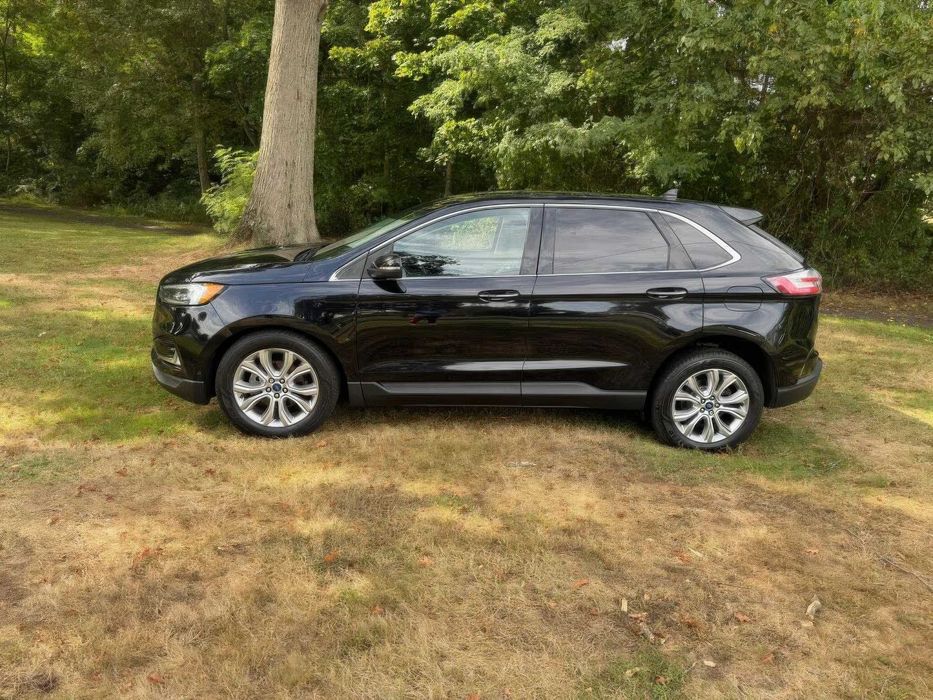 Ford Edge Titanium      2019