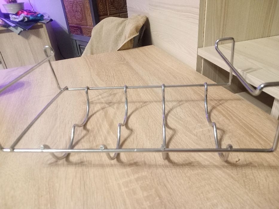 Stojak na butelki do lodówki