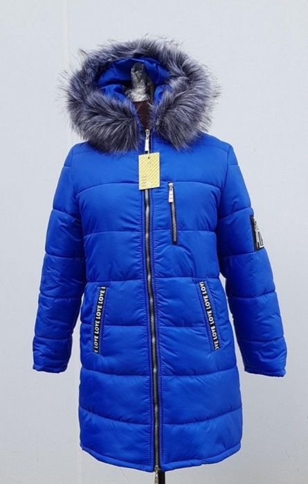 Женская зимняя удлиненная  куртка.