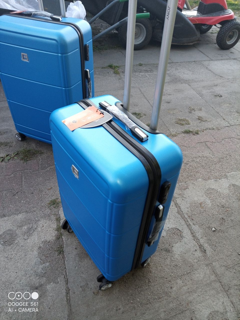 Nowa średnia walizka podróżna ABS na czterech kółkach obracanych 360 s