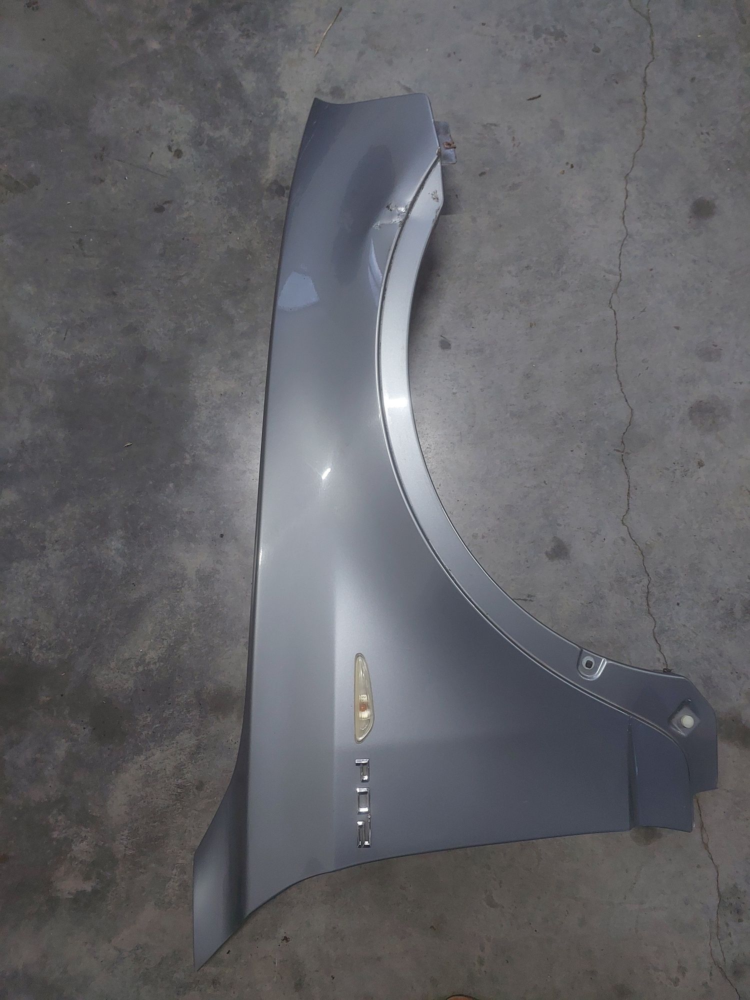 Крило переднє права BMW X3 E83 2004-2011