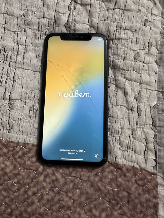 Продаю оригінальний айфон 11 з обʼємом памʼяті 256 ГБ.